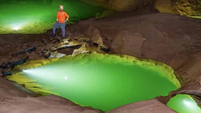 Unusual Lake Discovered in Phong Nha-Ke Bang National Park